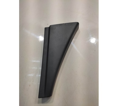 Уголок двери (задний, правый)