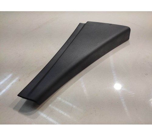 Уголок двери (задний, правый)