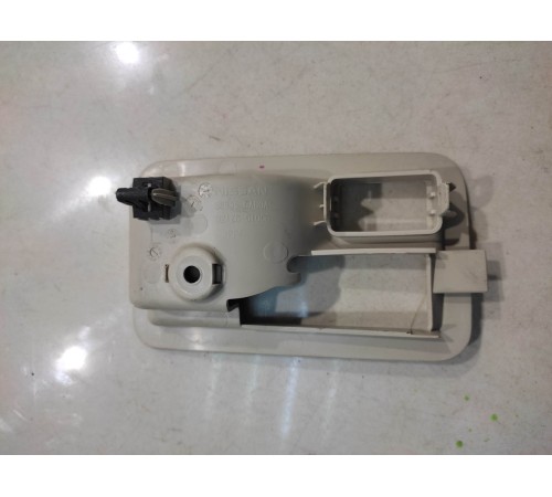 Накладка багажника (задняя, левая)