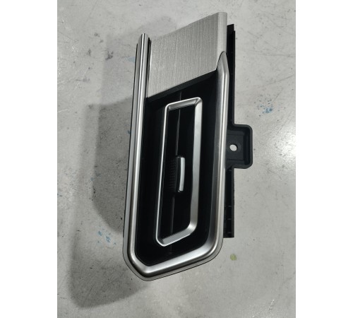 Дефлектор воздушный левый