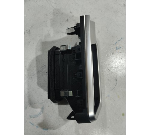 Дефлектор воздушный левый