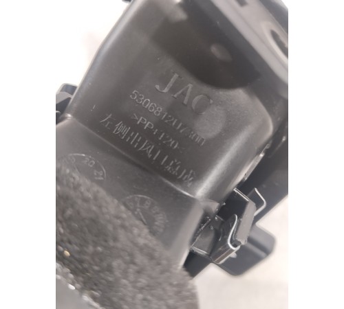 Дефлектор воздушный левый