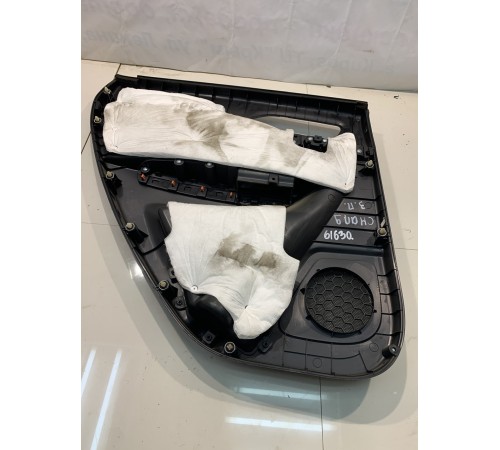 Обшивка двери задняя правая