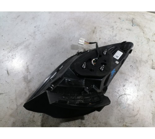 Фонарь задний правый наружный