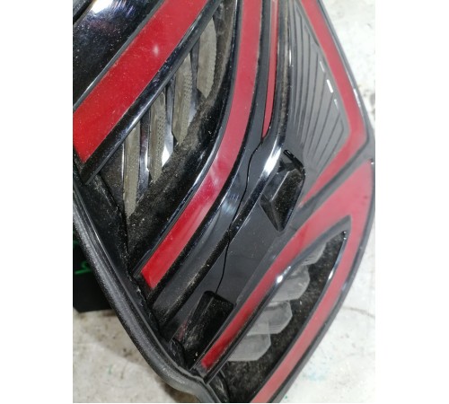 Фонарь задний правый наружный