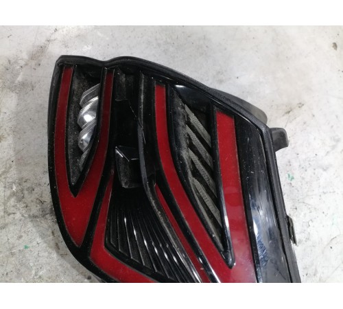 Фонарь задний правый наружный