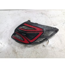 Фонарь задний правый наружный