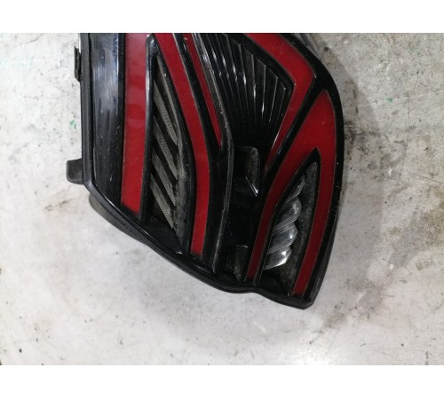 Фонарь задний правый наружный