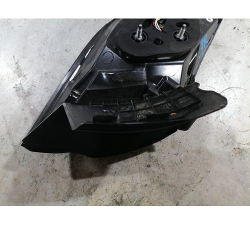 Фонарь задний правый наружный