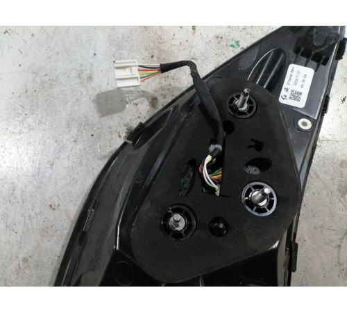 Фонарь задний правый наружный