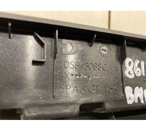 Накладка двери (задняя левая)