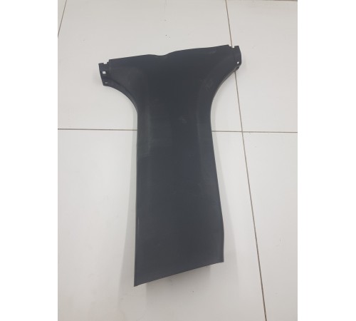 Обшивка центральной стойки правая нижняя