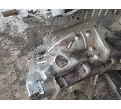 Лонжерон (передний, правый)