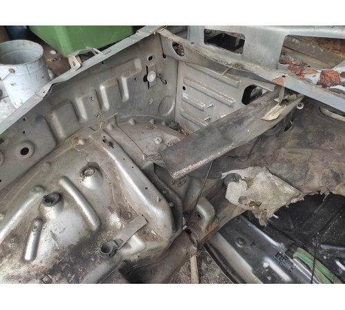 Лонжерон (передний, правый)