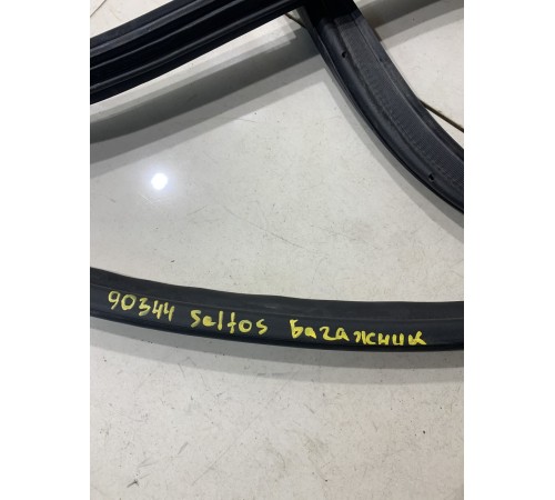 Уплотнитель крышки багажника