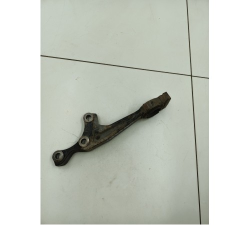 Кронштейн переднего редуктора