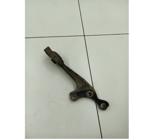 Кронштейн переднего редуктора