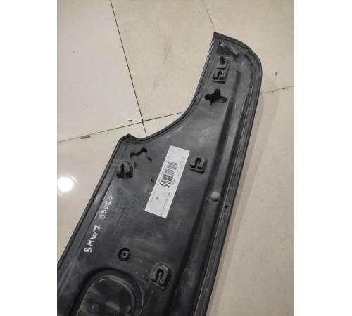Накладка крышки багажника наружная