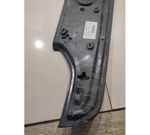 Накладка крышки багажника наружная