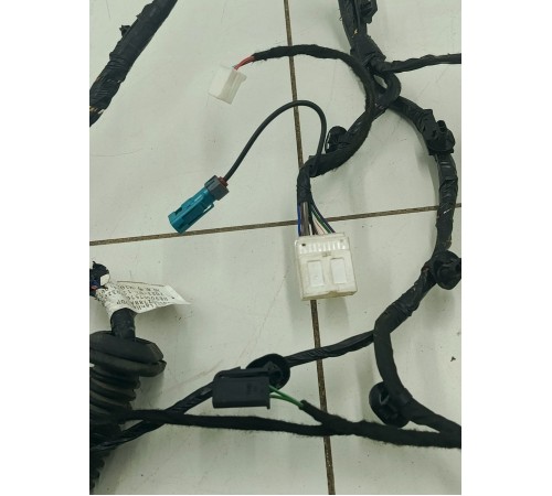 Электропроводка двери передняя левая