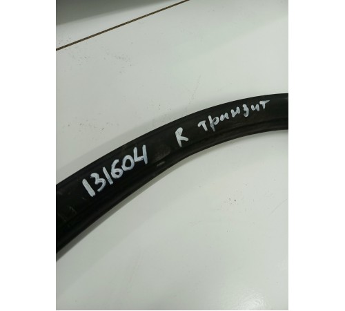 Уплотнитель двери правый