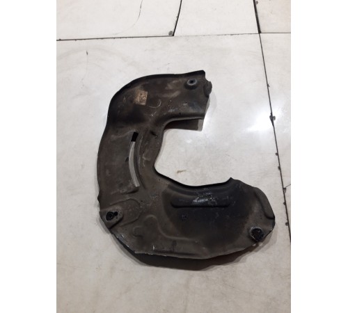 Кожух тормозного диска(передний правый)