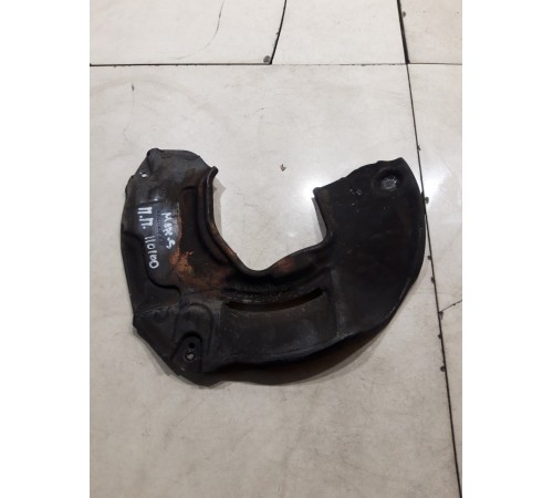 Кожух тормозного диска(передний правый)