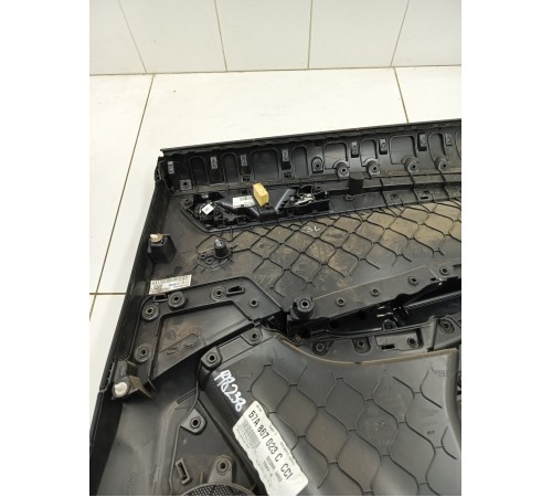 Обшивка двери задняя левая