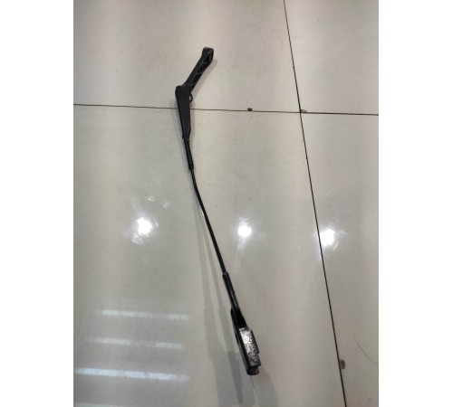 Поводок стеклоочистителя (передний, правый)