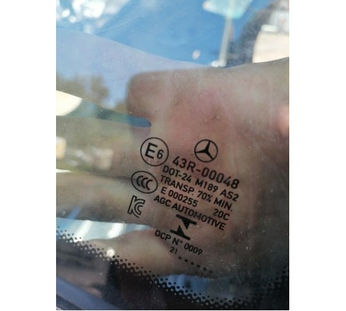 Глухое стекло заднее правое