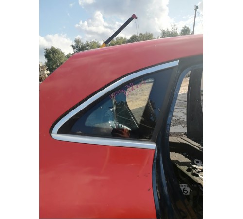 Глухое стекло заднее правое