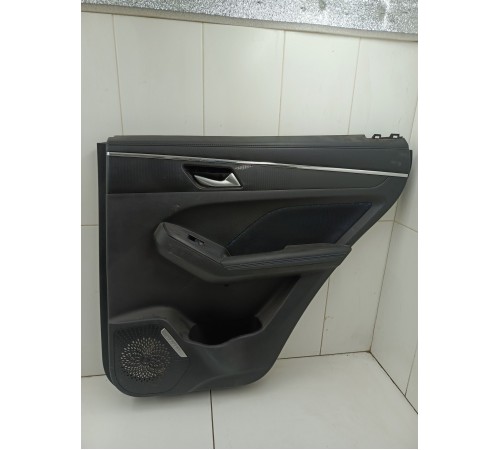 Обшивка двери задняя правая