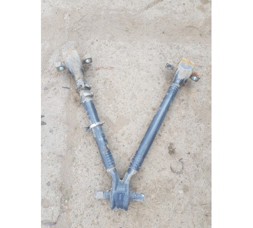 Тяга реактивная V-образная