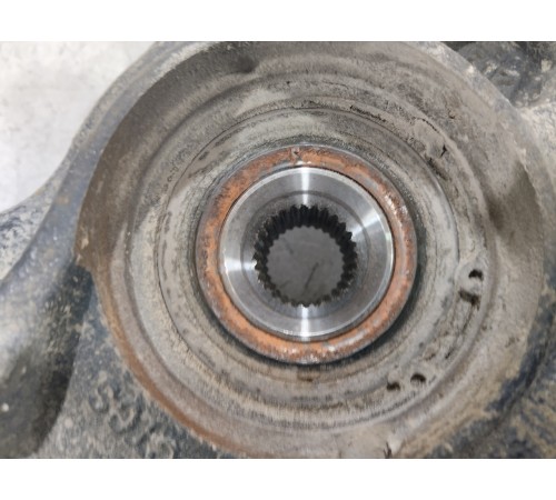 Кулак поворотный передний левый в сборе