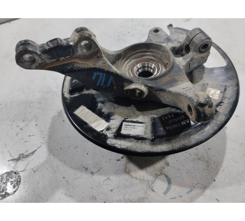 Кулак поворотный передний левый в сборе