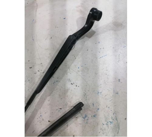 Поводок стеклоочистителя 