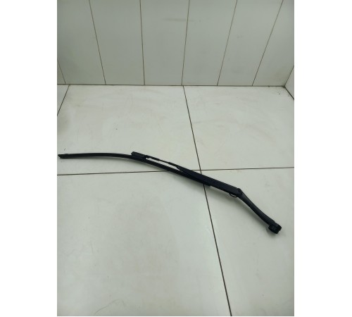 Поводок стеклоочистителя левый