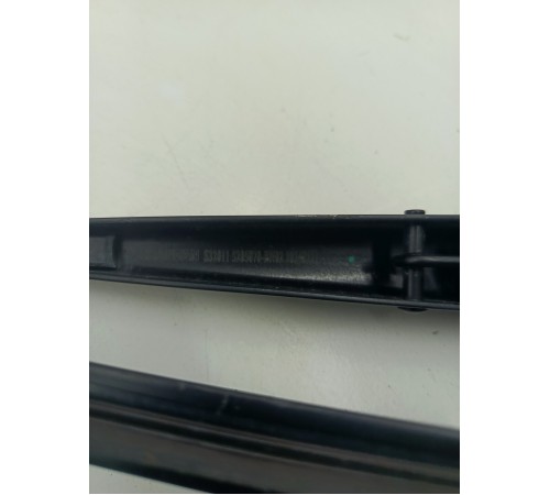 Поводок стеклоочистителя левый