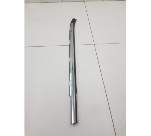 Молдинг стекла задний правый