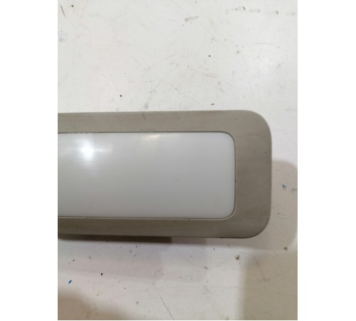 Плафон внутреннего освещения салона 