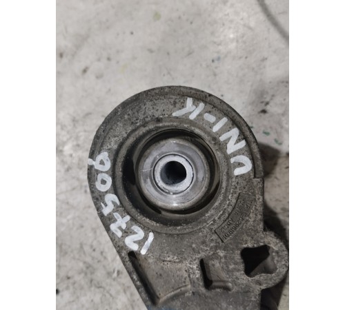 Ролик натяжитель приводного ремня