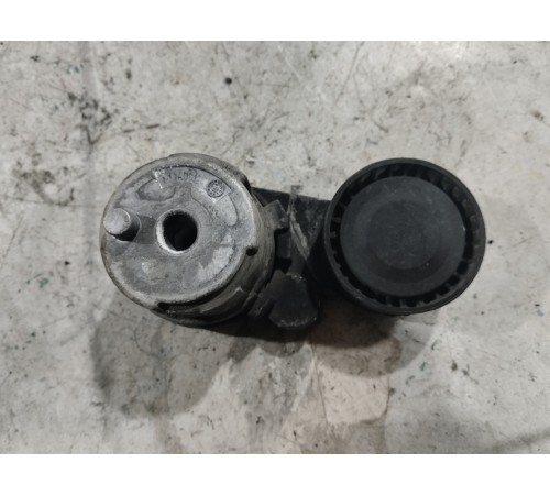 Ролик натяжитель приводного ремня