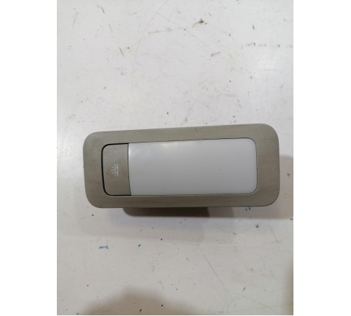 Плафон внутреннего освещения салона 