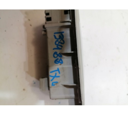 Плафон внутреннего освещения салона 