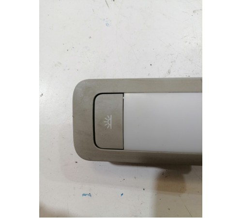 Плафон внутреннего освещения салона 