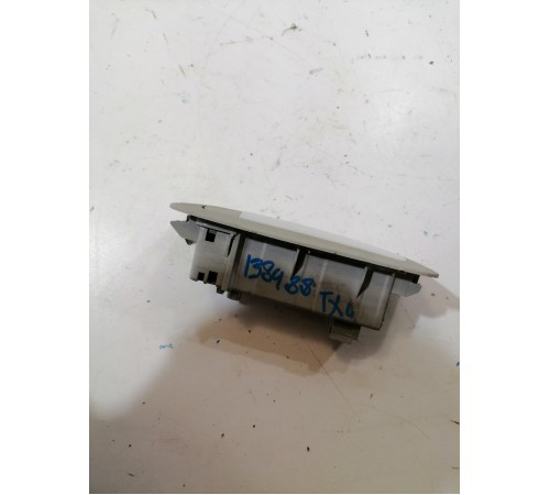 Плафон внутреннего освещения салона 