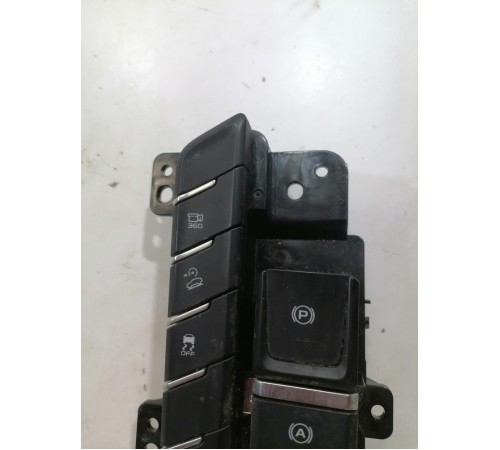 Блок кнопок центральной консоли