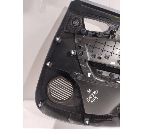 Обшивка двери (задняя левая)