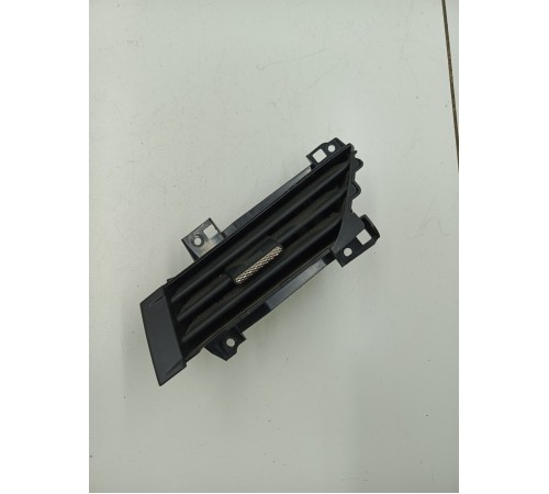 Воздушный дефлектор передний левый