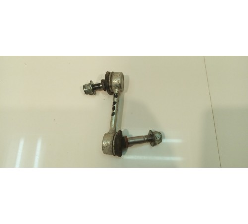 Стойка заднего стабилизатора